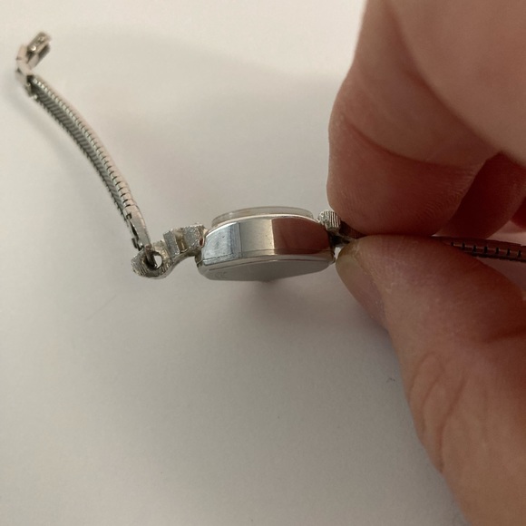 Antique windup Helbros Stainless Steel Watch fits up to 6.5 inch wrist - Picture 5 of 11